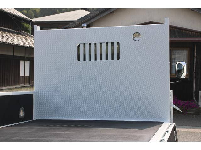 三菱ふそうキャンター平ボディ小型（2t・3t）[写真08]