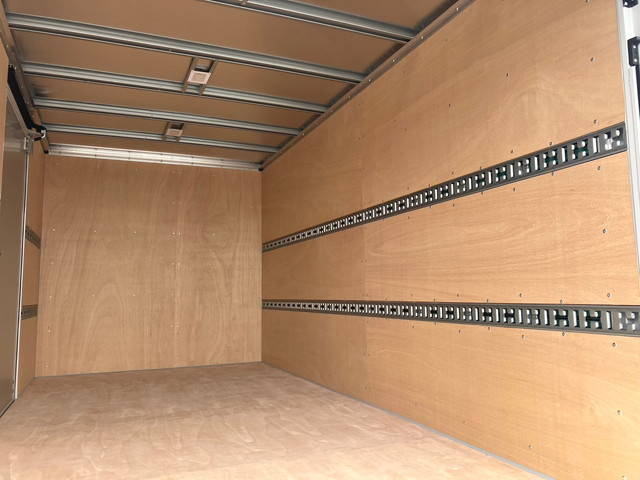 三菱ふそうキャンターアルミバン小型（2t・3t）[写真12]