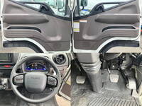 三菱ふそうキャンターアルミバン小型（2t・3t）[写真17]