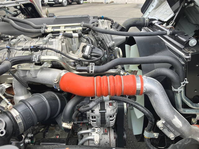 三菱ふそうキャンターアルミバン小型（2t・3t）[写真21]