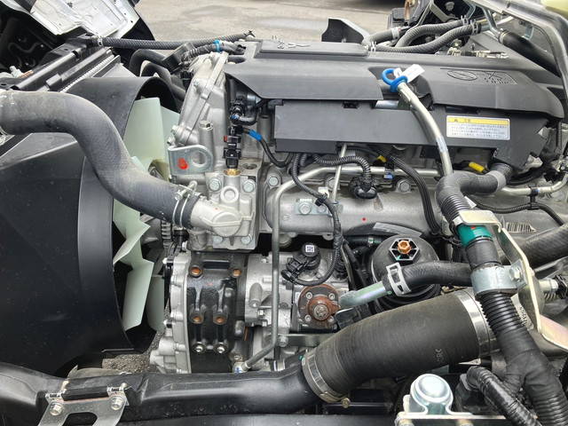 三菱ふそうキャンターアルミバン小型（2t・3t）[写真24]