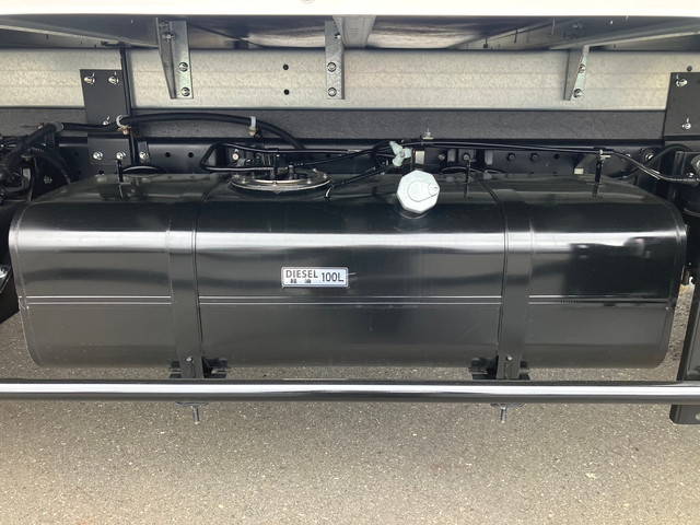 三菱ふそうキャンターアルミバン小型（2t・3t）[写真33]