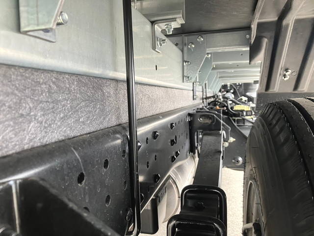 三菱ふそうキャンターアルミバン小型（2t・3t）[写真38]