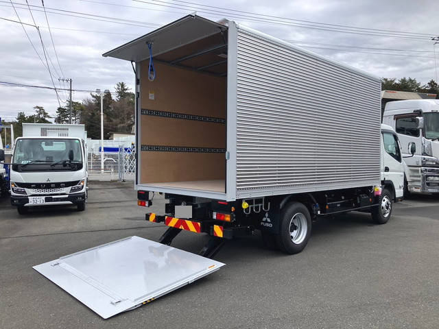 三菱ふそうキャンターアルミバン小型（2t・3t）[写真04]