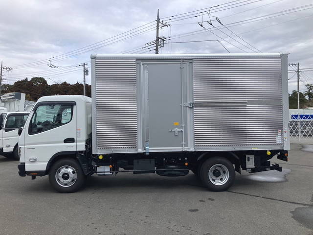 三菱ふそうキャンターアルミバン小型（2t・3t）[写真08]