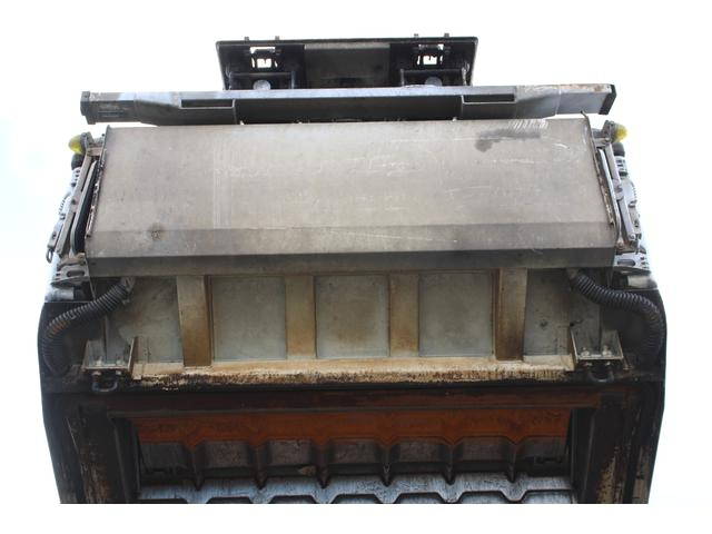 いすゞエルフパッカー車（塵芥車）小型（2t・3t）[写真18]