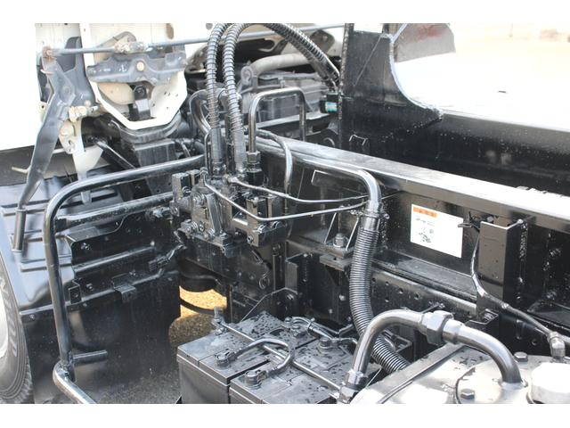 いすゞエルフコンテナ専用車小型（2t・3t）[写真15]