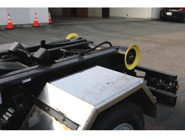 いすゞエルフコンテナ専用車小型（2t・3t）[写真16]