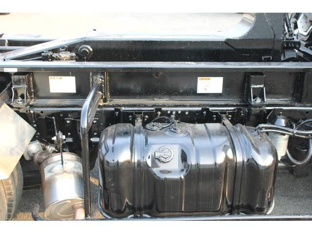 いすゞエルフコンテナ専用車小型（2t・3t）[写真17]