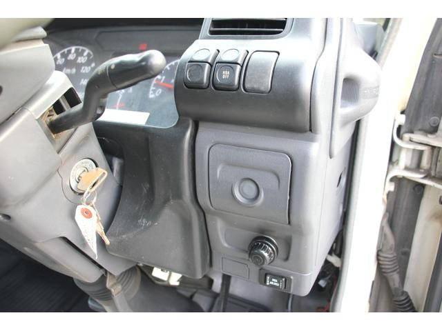 いすゞエルフコンテナ専用車小型（2t・3t）[写真28]