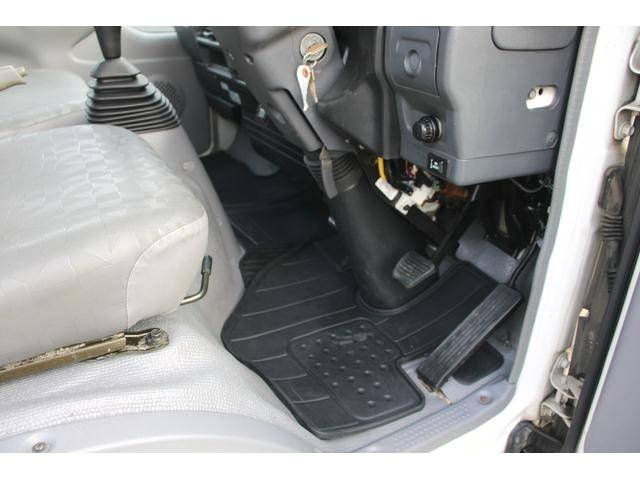 いすゞエルフコンテナ専用車小型（2t・3t）[写真35]