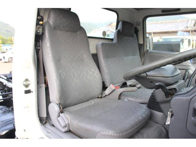 いすゞエルフコンテナ専用車小型（2t・3t）[写真36]