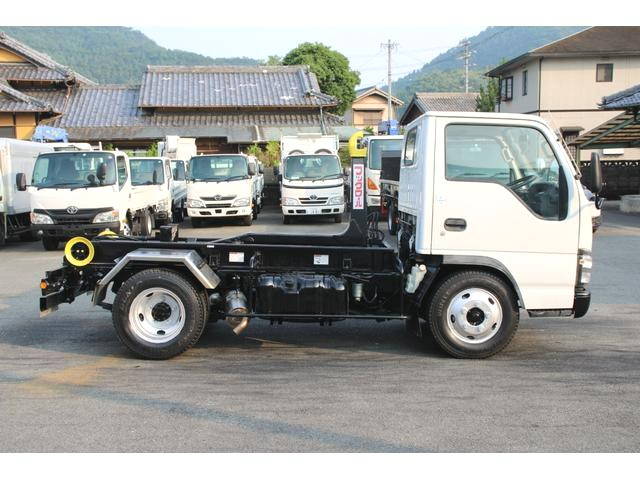 いすゞエルフコンテナ専用車小型（2t・3t）[写真05]