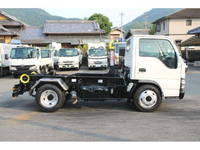 いすゞエルフコンテナ専用車小型（2t・3t）[写真06]