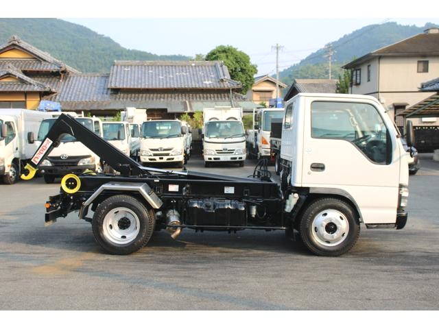 いすゞエルフコンテナ専用車小型（2t・3t）[写真08]