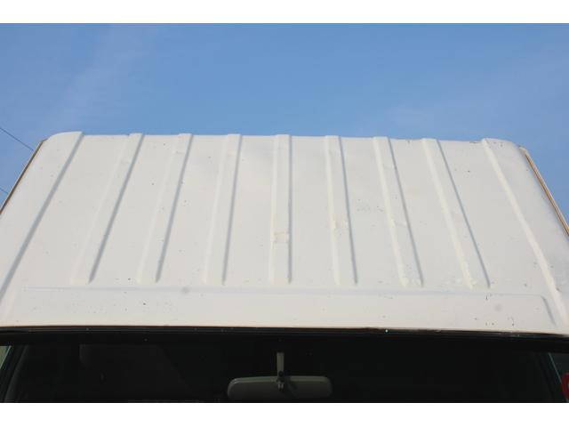 いすゞエルフコンテナ専用車小型（2t・3t）[写真09]