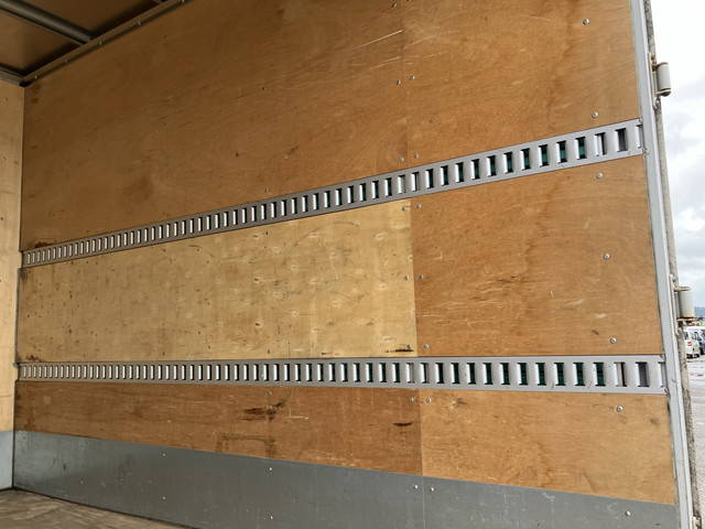 いすゞエルフアルミバン小型（2t・3t）[写真13]