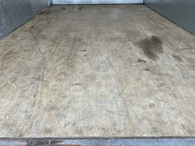 いすゞエルフアルミバン小型（2t・3t）[写真14]