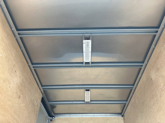 いすゞエルフアルミバン小型（2t・3t）[写真15]