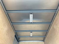 いすゞエルフアルミバン小型（2t・3t）[写真16]