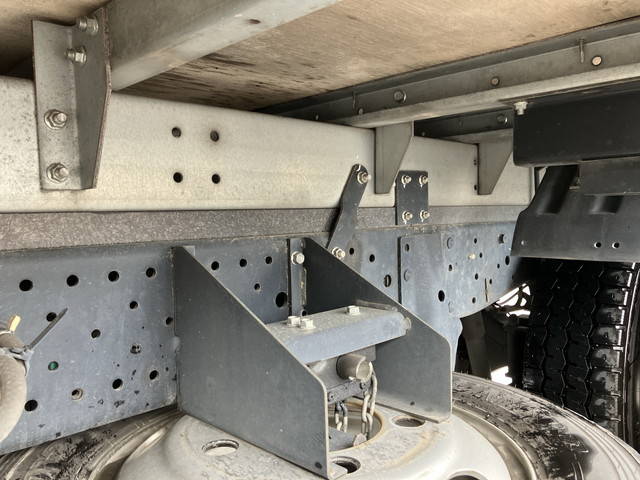 いすゞエルフアルミバン小型（2t・3t）[写真22]