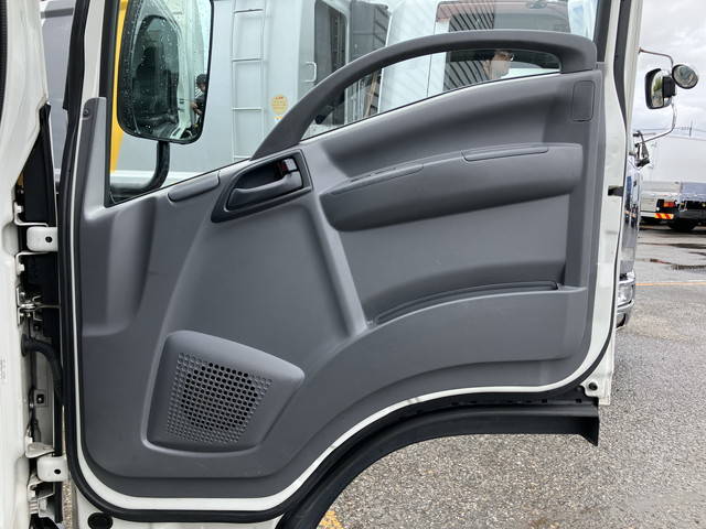 いすゞエルフアルミバン小型（2t・3t）[写真27]