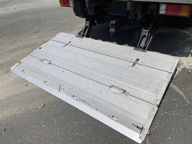 日野デュトロアルミバン小型（2t・3t）[写真16]