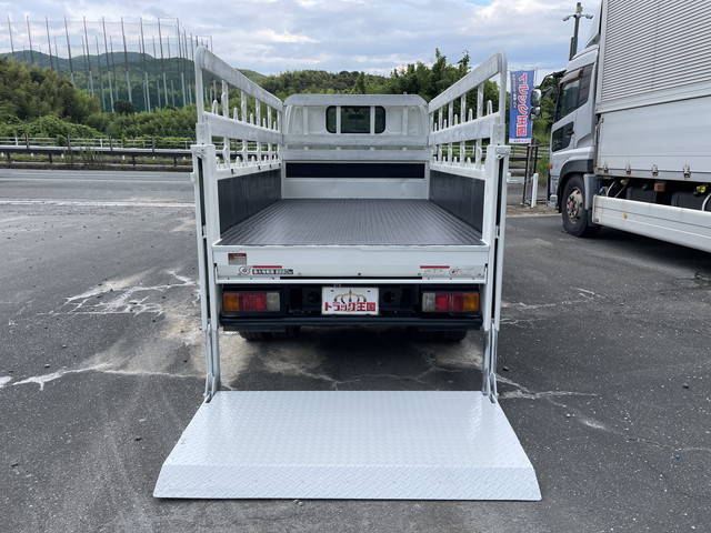日野デュトロ平ボディ小型（2t・3t）[写真10]