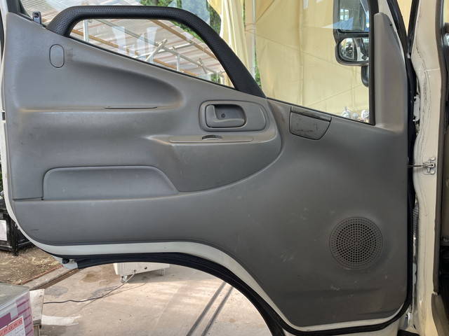 日野デュトロ平ボディ小型（2t・3t）[写真25]