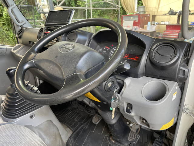 日野デュトロ平ボディ小型（2t・3t）[写真30]