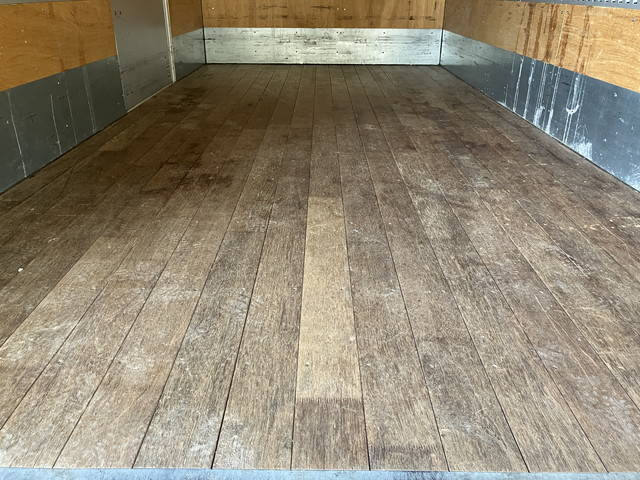 日野デュトロアルミバン小型（2t・3t）[写真16]