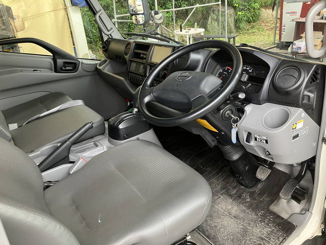 日野デュトロアルミバン小型（2t・3t）[写真35]