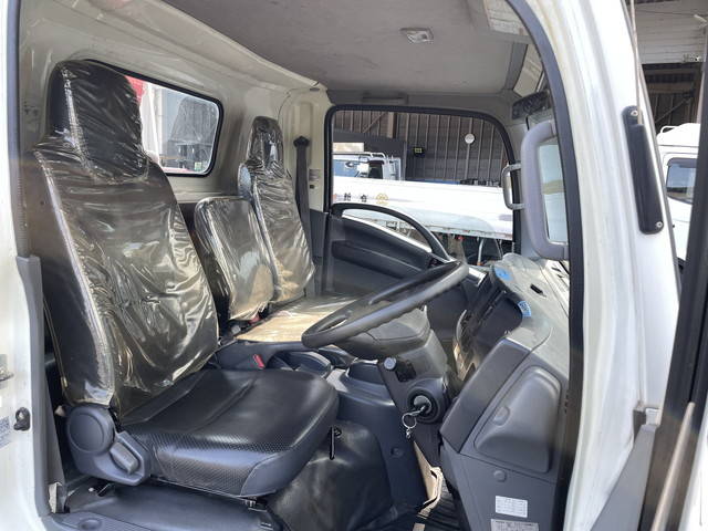 いすゞエルフクレーン4段小型（2t・3t）[写真33]