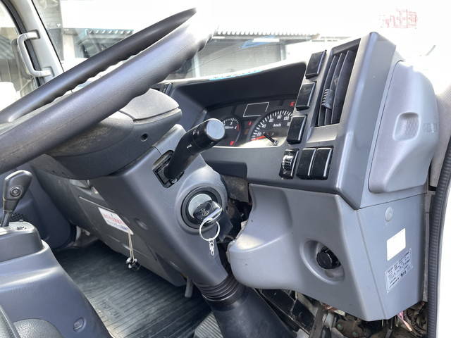 いすゞエルフクレーン4段小型（2t・3t）[写真34]