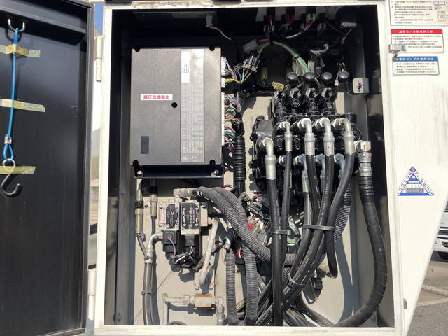 日野デュトロ高所作業車小型（2t・3t）[写真13]