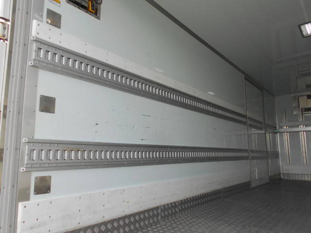 日野レンジャー冷凍車（冷蔵車）中型（4t）[写真11]