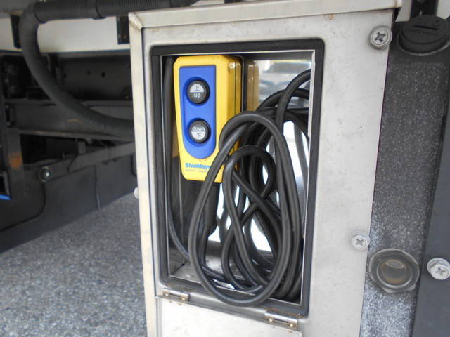 日野レンジャー冷凍車（冷蔵車）中型（4t）[写真17]