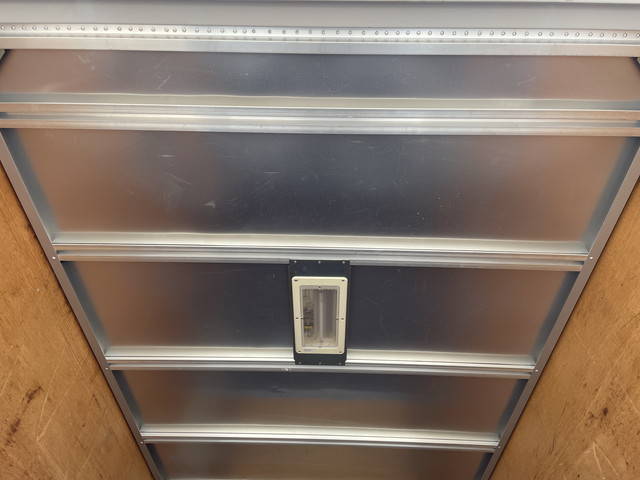 いすゞエルフパネルバン小型（2t・3t）[写真16]