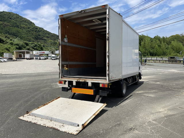 いすゞエルフパネルバン小型（2t・3t）[写真02]