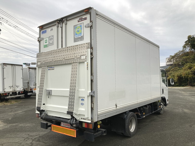 いすゞエルフパネルバン小型（2t・3t）[写真02]