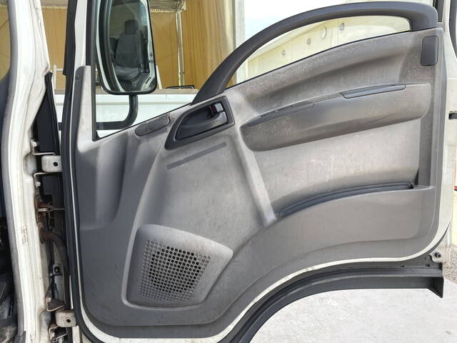 いすゞエルフパネルバン小型（2t・3t）[写真29]