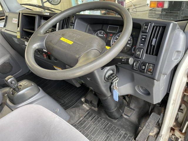 いすゞエルフパネルバン小型（2t・3t）[写真31]