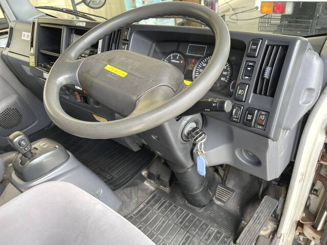 いすゞエルフパネルバン小型（2t・3t）[写真31]