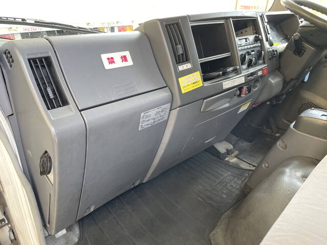 いすゞエルフパネルバン小型（2t・3t）[写真33]