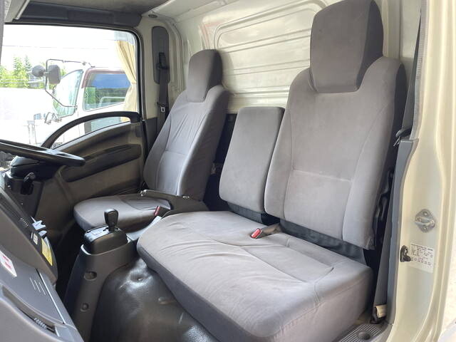 いすゞエルフパネルバン小型（2t・3t）[写真34]