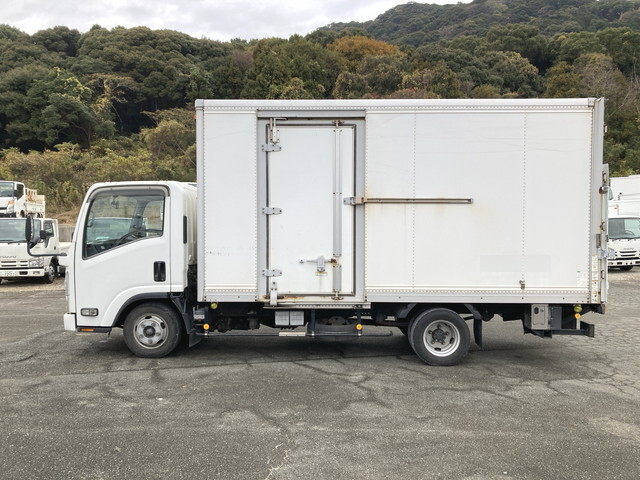 いすゞエルフパネルバン小型（2t・3t）[写真09]