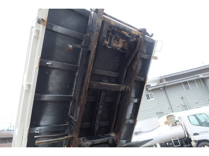 日野デュトロローダーダンプ小型（2t・3t）[写真16]