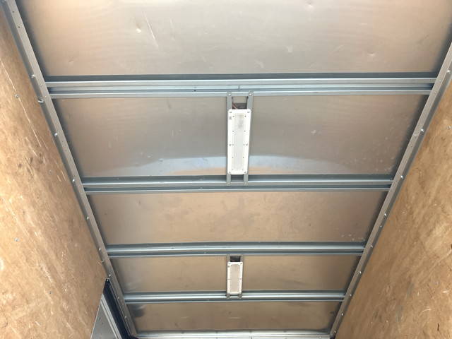 いすゞエルフアルミバン小型（2t・3t）[写真12]