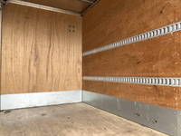 いすゞエルフアルミバン小型（2t・3t）[写真16]