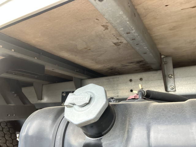 いすゞエルフアルミバン小型（2t・3t）[写真23]